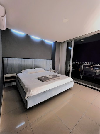 Studio Suite | Free WiFi, bed sheets