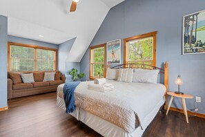 4 bedrooms, iron/ironing board, travel cot, free WiFi - Closest to Indoor & Outdoor Pool + 4 Huge Suites + Stone's throw to SDC (Branson)