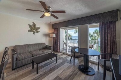 Waterfront Condo - Sunset View of Tampa Bay