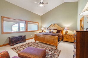 3 bedrooms, desk, iron/ironing board, free WiFi