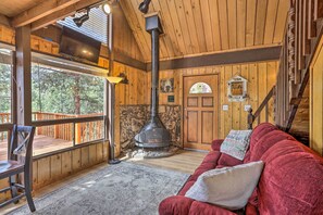 Interior - Quiet Big Bear City Cabin w/ Loft: 5 Mi to Village (Big Bear City)