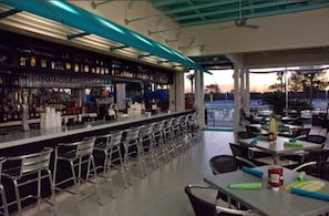 Bar (en la propiedad)