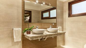 Bathtub, jetted tub