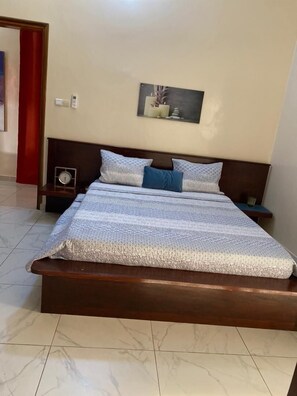 2 Schlafzimmer, Schreibtisch, Reisekinderbett, kostenloses WLAN