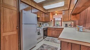 Fridge, dishwasher, toaster, cookware/dishes/utensils