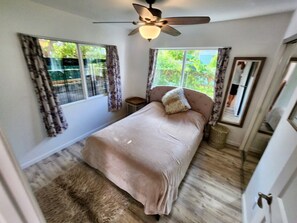 2 bedrooms, travel cot, free WiFi, bed sheets
