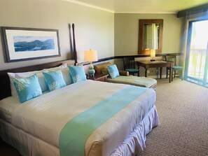 1 bedroom, desk, iron/ironing board, travel cot - Beachfront Resort, Oceanview Room, Restaurants on site, 4 Beautiful Pools (Lihue)