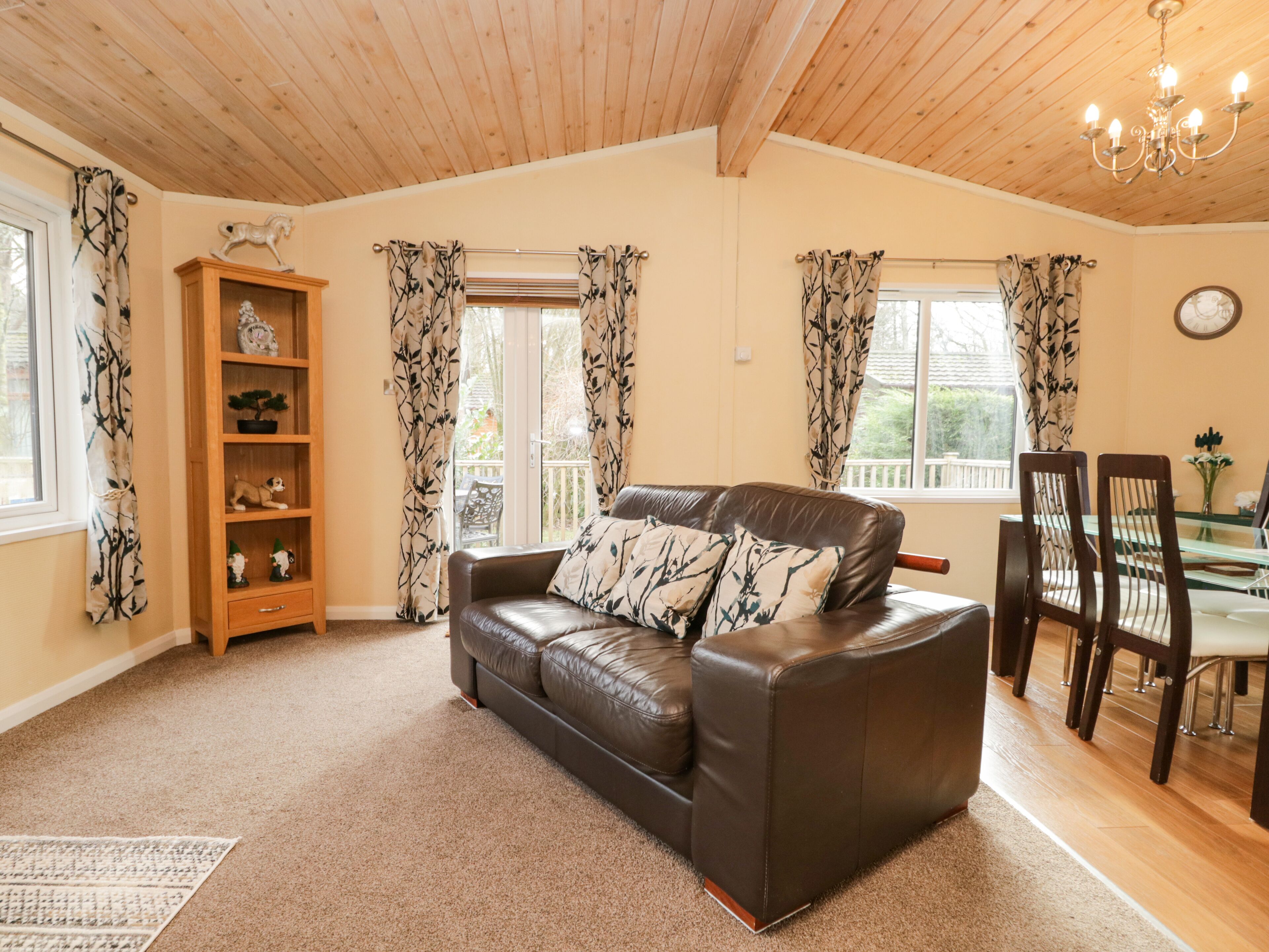 Småhus | Oppholdsrom | DVD-spiller