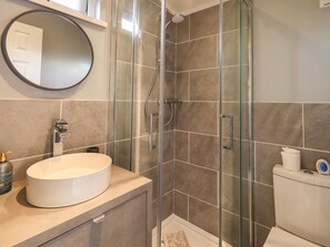 Cottage | Bathroom