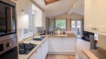 Ferienhaus | Eigene Küche | Kühlschrank, Geschirrspüler, Kochgeschirr/Geschirr/Besteck