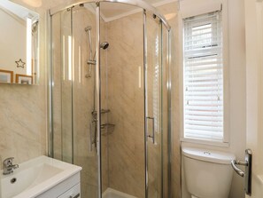 Cottage | Bathroom - Shoreside Lodge (Windermere)