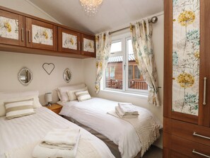 Cottage | 2 bedrooms, individually decorated, individually furnished, free WiFi - Shoreside Lodge (Windermere)