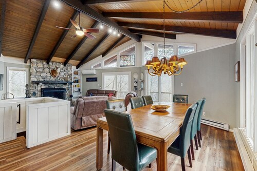 Dog-Friendly Oasis - Game Room, AC, Pool Table, & Fireplace