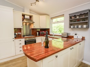 Casa de campo | Cozinha privada | Geladeira, lava-louças, talheres/pratos/utensílios de cozinha