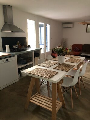 Dining - Charming house near the sea and Narbonne (Narbonne)
