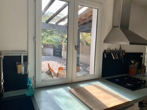 Fridge, microwave, oven, stovetop - Charming house near the sea and Narbonne (Narbonne)