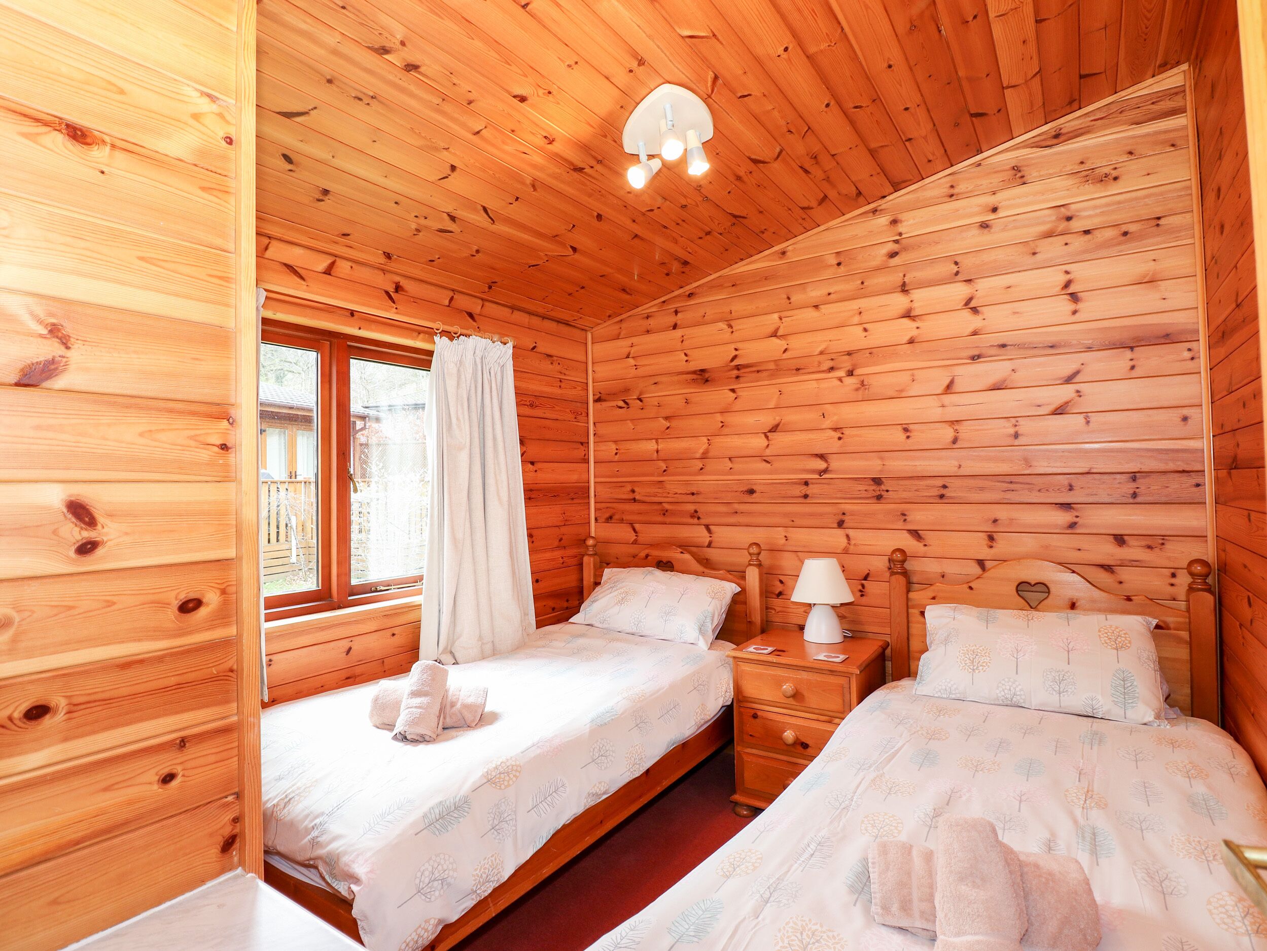 Cottage | 2 phòng ngủ, trang trí khác biệt 