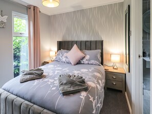 2 habitaciones, decoración personalizada y muebles diferentes