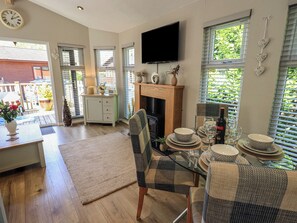 Cottage | Dining - Badgers Hollow Lodge (Windermere)