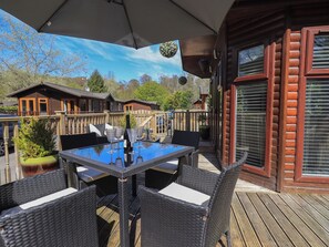 Cottage | Outdoor dining - Badgers Hollow Lodge (Windermere)