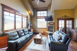 TV, fireplace, foosball, books