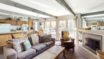 Télévision, cheminée