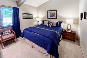 2 bedrooms, iron/ironing board, Internet, bed sheets