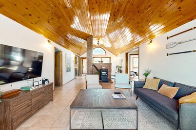 Gorgeous Waterfront Home on Westport Island with 2 Sunrooms