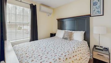 1 bedroom, iron/ironing board, Internet, bed sheets