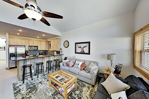 Flat-screen TV, fireplace, DVD player