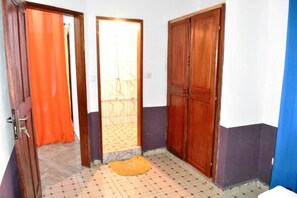 Dusche, Seife, Toilettenpapier