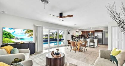 NEW MODERN 3BR / 2BA WATERFRONT HEATED POOL DOCK PATIO DIRECT GULF ACCESS BEACH