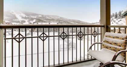 Panoramic mountain-view ski-in/ski-out townhome on world-class slopes