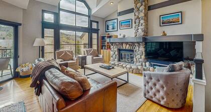 Panoramic mountain-view ski-in/ski-out townhome on world-class slopes