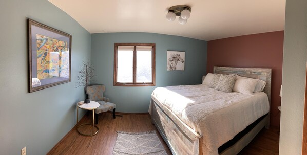 3 bedrooms, iron/ironing board, free WiFi, bed sheets