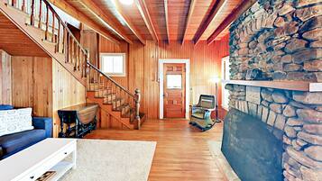 Televisión, reproductor de DVD y estéreo