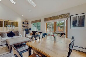 TV, lettore DVD, impianto stereo