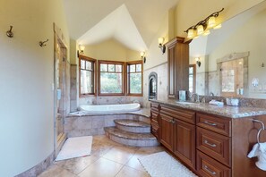 Sèche-cheveux, serviettes fournies