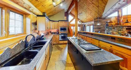 Classic Log Cabin w/Private Hot Tub, Sauna, & Billiards Room - Skiing Nearby