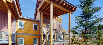 End-Unit Condo w/Beautiful Blue River & Mountain Views, Free WiFi, & Deck