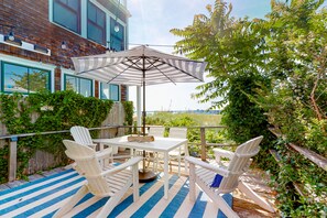 Outdoor dining - Renovated Waterfront Retreat | Inspiring Views | Walk to Beach, Dining, Shops (Provincetown)