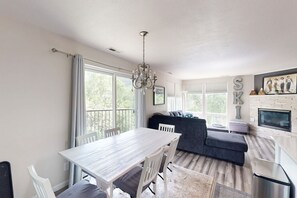 Flat-screen TV, fireplace