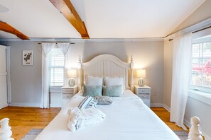 5 bedrooms, Internet, bed sheets