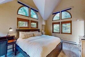 4 bedrooms, WiFi, bed sheets