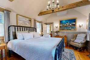 3 habitaciones, tabla de planchar con plancha, wifi y ropa de cama 