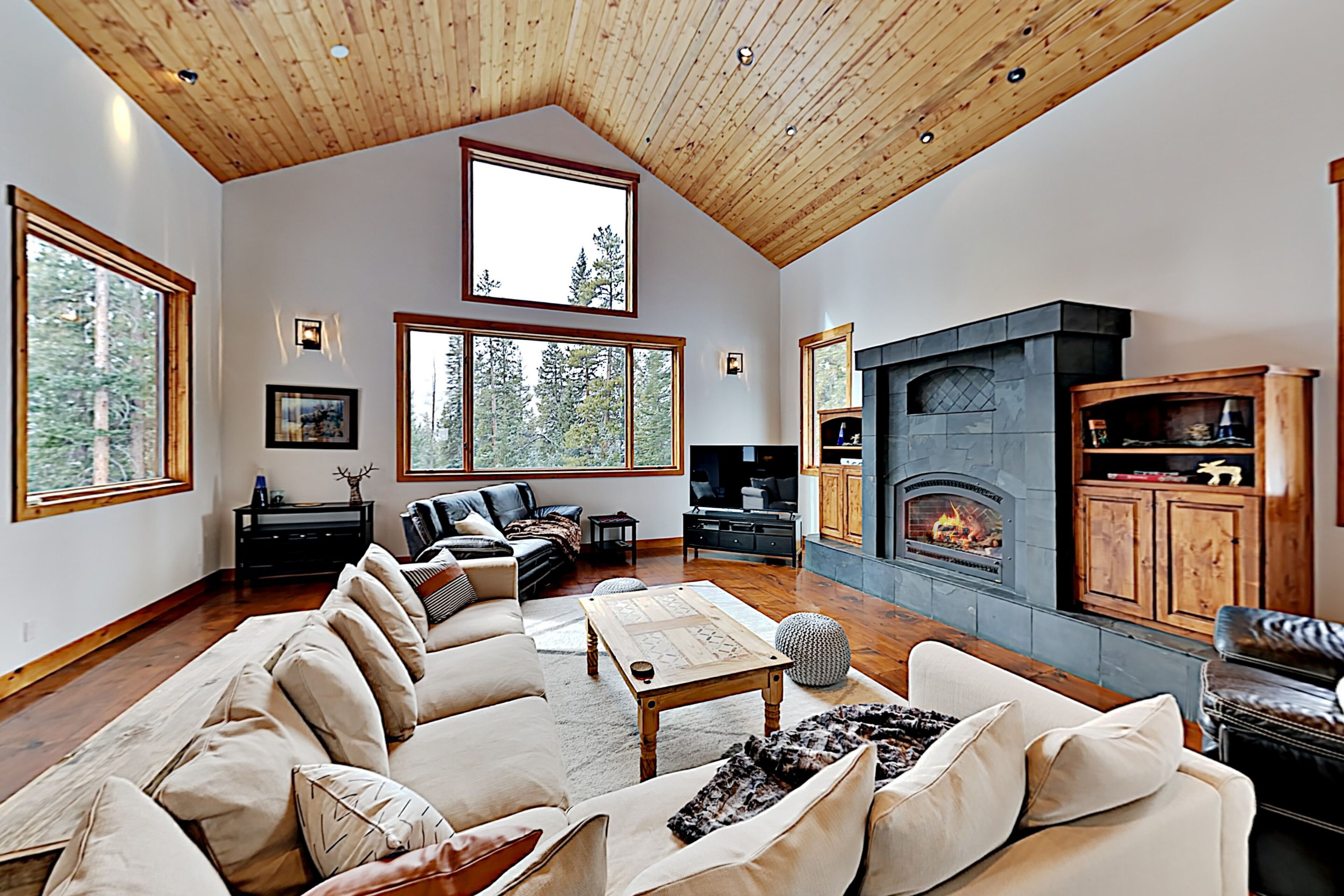 Dog-friendly woodland retreat with views & firepit - next to National Park