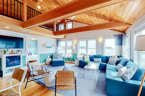 Dazzling ocean-view house with fireplace, deck, firepit, central AC, & W/D