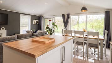 Cottage | Cucina privata | Frigorifero, lavastoviglie, bollitore elettrico, tostapane