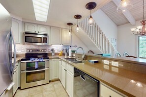 Fridge, microwave, oven, stovetop - Stunning Mountain-View Snowmass Condo with Pool, Hot Tub, & Sauna Ac (Snowmass Village)