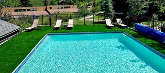 Stunning Mountain-View Snowmass Condo with Pool, Hot Tub, & Sauna Ac
